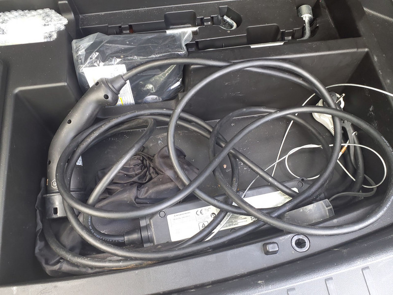 ECLIPSE CROSS 2.4 MIVEC PHEV Twin Motor 4WD Business